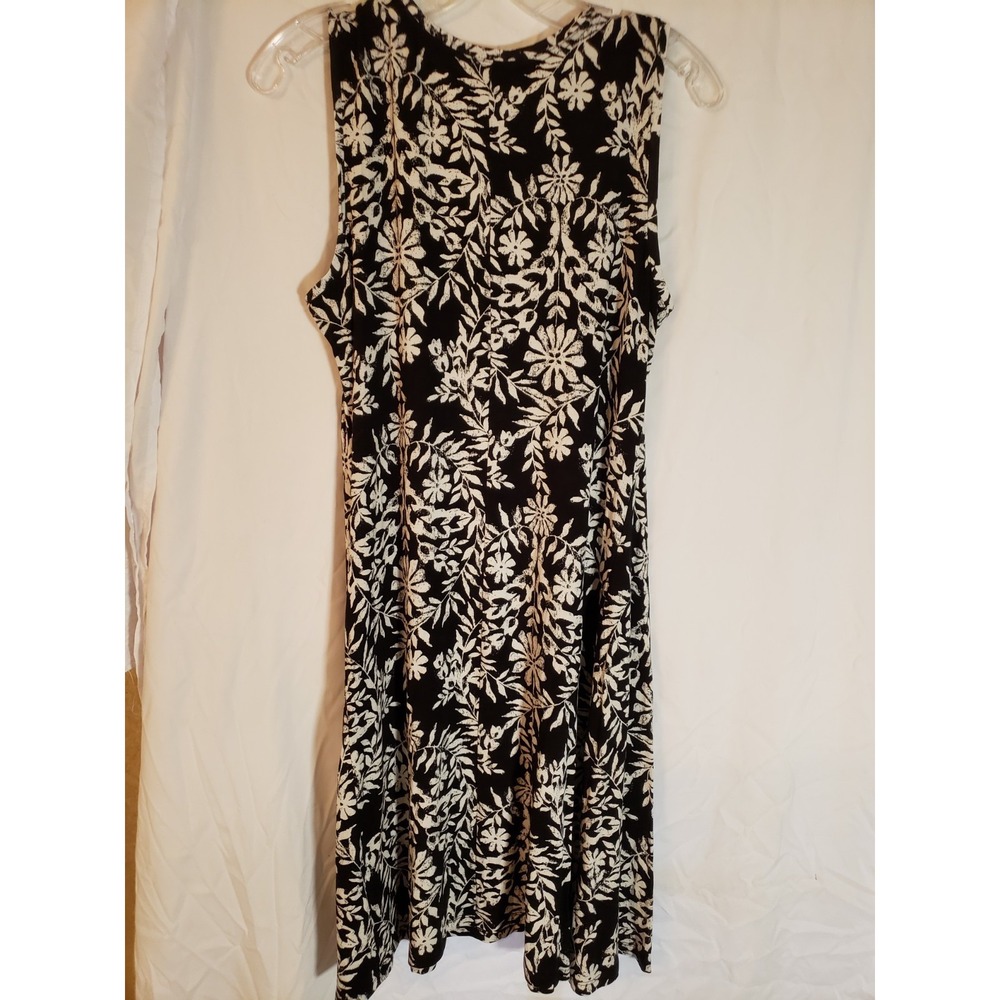 Women's Style And Co Sleeveless Black And White Floral Dress Size M - Picture 2 of 3